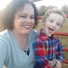 Danielle Lamb (@curly1603)