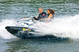The jet ski spawns at the docks in the city and at the beach houses on the beach near the power plant. Sportboot Zulassung Fur Jetskis