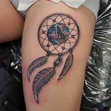 This dreamcatcher wolf tattoo is one of the best duo tattoos you will ever come across if you're looking for the perfect duo tattoo. Howling Wolf Dreamcatcher Novocom Top