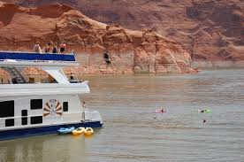 Manmade Cliff Jumping Near Iceberg Canyon Lake Powell Ut Lake Powell Lake Cliff Jumping
