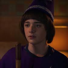 will byers bowl cut : r/StrangerThings