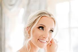 Emily Wren's Instagram, Twitter & Facebook