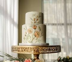 We have experienced and talented cake designers who will work with you to help create the perfect cake of your dreams on your special day. Clever Cakes Wed Kc Kansas City Wedding Experts