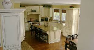 Kith Maple Shaker Antique White 2 Semi Custom Kitchen Cabinets Kitchen Cabinets Kitchen Interior Diy