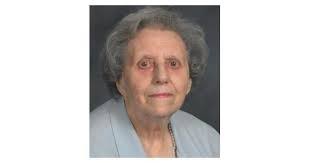 Emily Levis's Instagram, Twitter & Facebook