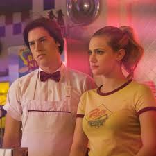 Шоу было разработано главным креативным директором archie comics роберто. Serien Wie Riverdale Diese Sieben Serien Haben Suchtfaktor Stern De