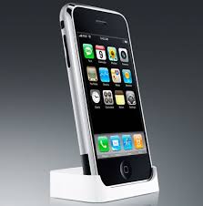 Gallery Iphone In Its Dock Pics Revealed On Apple Com Photo 1 Pocket Lint Iphone Vintage Apple Used Cell Phones