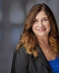 Heather Pfeifer's Instagram, Twitter & Facebook