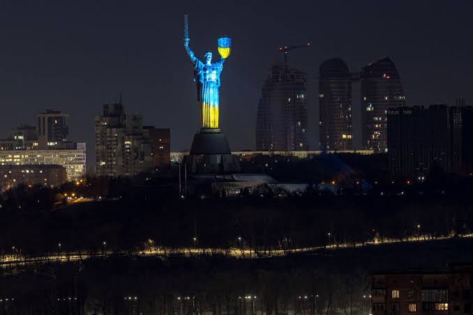 Explosions rock Kyiv as Russia launches ballistic missiles at the capital and other regions across Ukraine; air raid alerts sound across most of the country