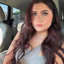 Christine Deiter's Instagram, Twitter & Facebook