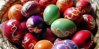 In sambata mare, gospodinele fac ultimele pregatiri pentru masa de pasti. Cum E Corect Pasti Sau Paste Gherla Info Cluj