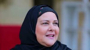 وطلبت الفنانة حضور جنازة زوجها دون أن يجري التأكد إن كانت قادرة على ذلك أم لا، حسب مواقع إعلامية. Wzrjisaaz89k5m