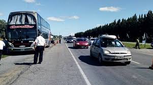 El 24 de mayo había sido designado feriado con fines turísticos y de esta manera, con el martes 25 (feriado por el día de la revolución de mayo) se formaba un fin de semana extra largo. I96ej9sbnsns2m