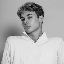 Harrison Saunders (@harrisonlsaunders) • Instagram photos and videos