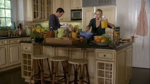 Modern family is an american tv comedy series revolving around three families interrelated through jay pritchett, his son mitchell pritchett, and his daughter claire dunphy. 10 Modern Family Dunphy House Ideas Modern Family Modern Family House Family House