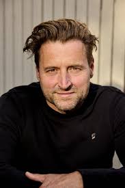 Niemand de deur uit! (TV Series 1992– )