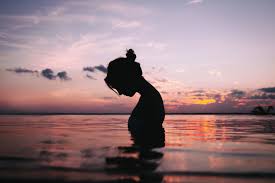 #sunset silhouette #sunsets #sunshine #winter is here #skygazing #sky #neverforgettodreambabe #this is beautiful #beautiful. Silhouette Photography Girl Sunset Sea Dark Water Magic4walls Com Silhouette Photography Sunset Photography Sea Photography