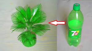 Inspirasi pohon natal ramah lingkungan dengan bahan botol plastik dan eceng gondok ini bisa banget dicoba. Cara Membuat Pohon Hias Dari Botol Plastik Dekorasi Ruangan Cantik Seni Botol Kreatif Bunga Botol Plastik