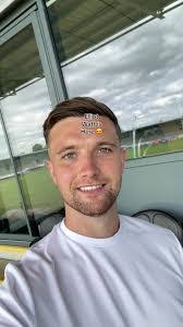 Elliot Watt's Instagram, Twitter & Facebook