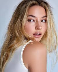 Madelyn cline pictures and photos. Madelyne Cline Biografia Chi E Eta Altezza Peso Fidanzato Instagram E Vita Privata Spettegolando