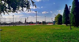 Mahalleli, çarşamba günü çocuk parkı yakınındaki çöp konteynerinin. Olimpiyat Parki Konya Gezicini