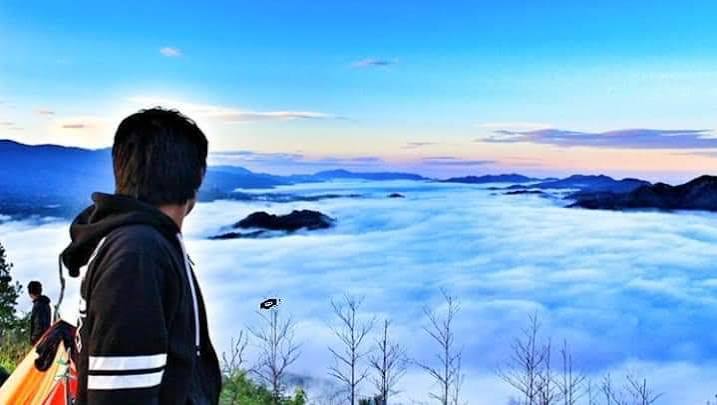Puncak Buntu Liarra (Negeri di Atas Awan)