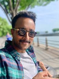 Brian Probst's Instagram, Twitter & Facebook