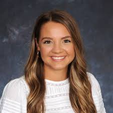 Courtney Garth's Instagram, Twitter & Facebook