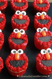 Finger Food Friday Elmo Funfetti And Chocolate Cupcakes Http Kelly Teske Goldsworthy Teske Goldsworthy Teske Elmo Cake Elmo Cupcakes Easy Ice Cream Recipe