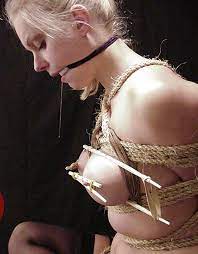 Nice use of chopsticks Porn Pic - EPORNER