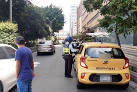 Los conductores de taxi en medellín tienen siete días para acatar la nueva rotación del pico y placa que inicia hoy entre las 6:00 de la mañana y según la secretaría de movilidad, el lunes 6 de febrero empieza la rotación semestral del pico y placa para las motos de dos tiempos y vehículos particulares. Pico Y Placa En Medellin Para Hoy Viernes 21 De Agosto