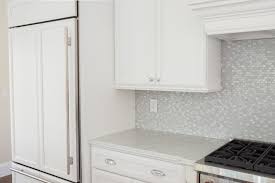 Eastman St Woodworks Kitchen Nantucket Door Style Pure White Designer Kevin Of Cape Island Kitchens Photography Cl White Kitchen Kitchen Kitchen Design