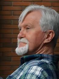 Há 47 anos, ele mantém fechado o presente recebido de uma ex-namorada