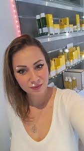 Nona Michel's Instagram, Twitter & Facebook