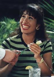 Quintanilla, con hola camilo, leí que no sabes quién es selena quintanilla y creo que es normal; Pin By Alice On My Idol Selena Selena Quintanilla Selena Selena Quintanilla Perez