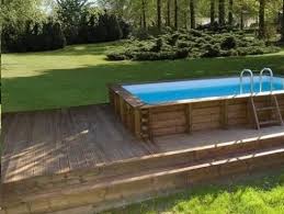 Avec un encombrement au sol compris entre 15 et 20 m² au maximum il est donc aisé de faire rentrer ces bassins dans un petit jardin ou une cour. Piscine Bois Hors Sol Maeva 7x4m