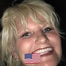 How to decorate a small entryway chest?