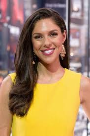 This Fox News Anchor Is Reportedly In Talks With The View To Replace Sara Haines Fox News Anchors Female News Anchors News Anchor