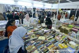 Jangan lupa singgah di booth penerbitan idea kreatif dan dapatkan 3 karya saya di sana. 10 Tips Sebelum Anda Ke Pbakl 2017 Iluminasi