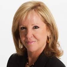 Leslie Mcclain's Instagram, Twitter & Facebook