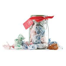 Pin By Julie Majerus On Present Decorations Daily Candy Amaretti Cookies Favorite Cookies