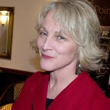 Holly Bright's Instagram, Twitter & Facebook