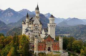The castle is located in bavaria, near the town of fussen. Schloss Neuschwanstein Schwangau Im Allgau
