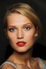 I touch my belly right away, and i'm just super excited to have my little one inside me. i think my whole life already changed, said garrn. Makeup Model Toni Garrn Wedding Hair And Makeup Toni Garrn Red Lip Makeup