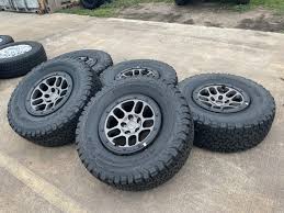 17" Jeep Wrangler Rubicon EXTREME 392 OEM 2023 wheels and 35" BFG KO2 A/T Tires