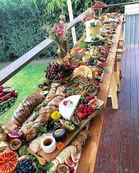 Si lo que tú y tu pareja desean es tener una boda pequeña, celébrenla como un evento privado. Como Organizar Bodas En Casa Intimas Autenticas Y Economicas