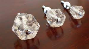 Free shipping on orders over $25 shipped by amazon. Clear Glass Cabinet Knobs 1 5 Inch Pulls Dresser Drawer Hardware The Kings Bay