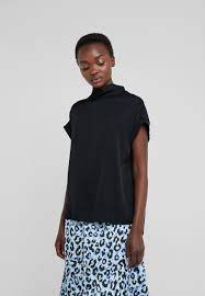 Established by, you guessed it, malene birger the danish brand became a hit and quick, and only a year after being. By Malene Birger Candillon Bluse Black Schwarz Zalando De