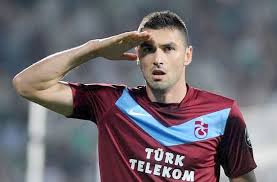 Trabzonspor, yılın transferini yaparak burak yılmaz'ı renklerine bağladı. Burak Yilmaz Resmen Trabzon Da Ilk Mesajinda Fenerbahce Ye Gonderme Spor Akbaba Haber Ajansi