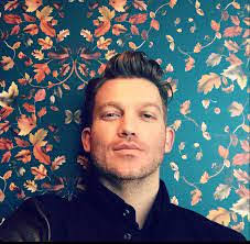 Aaron Leonardo's Instagram, Twitter & Facebook